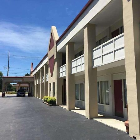 Astoria Hotel Danville North Екстериор снимка