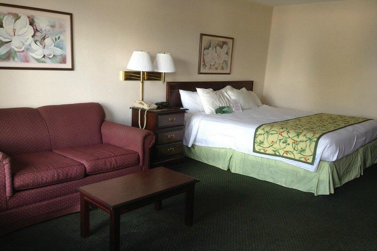 Astoria Hotel Danville North Екстериор снимка