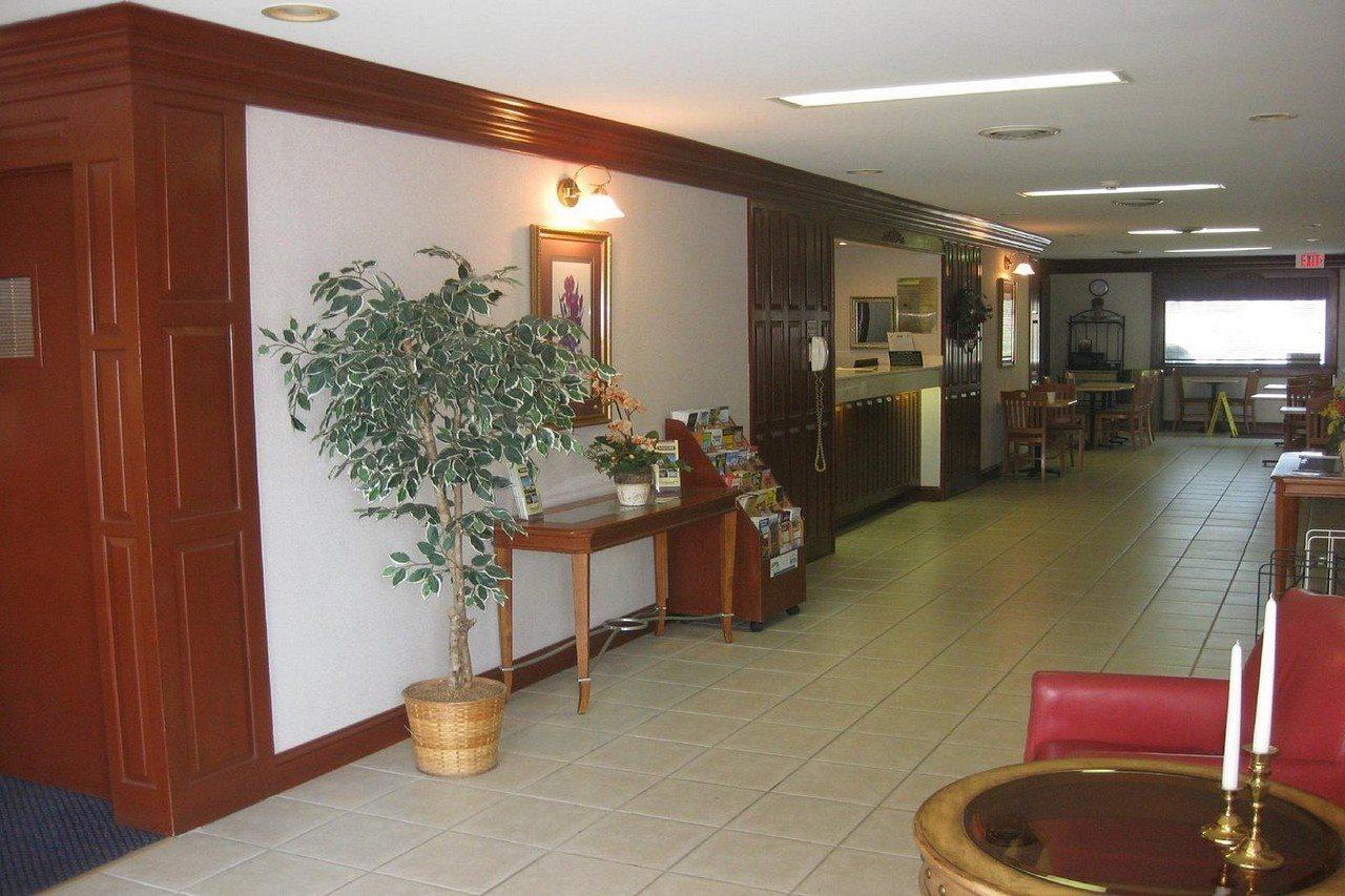Astoria Hotel Danville North Екстериор снимка