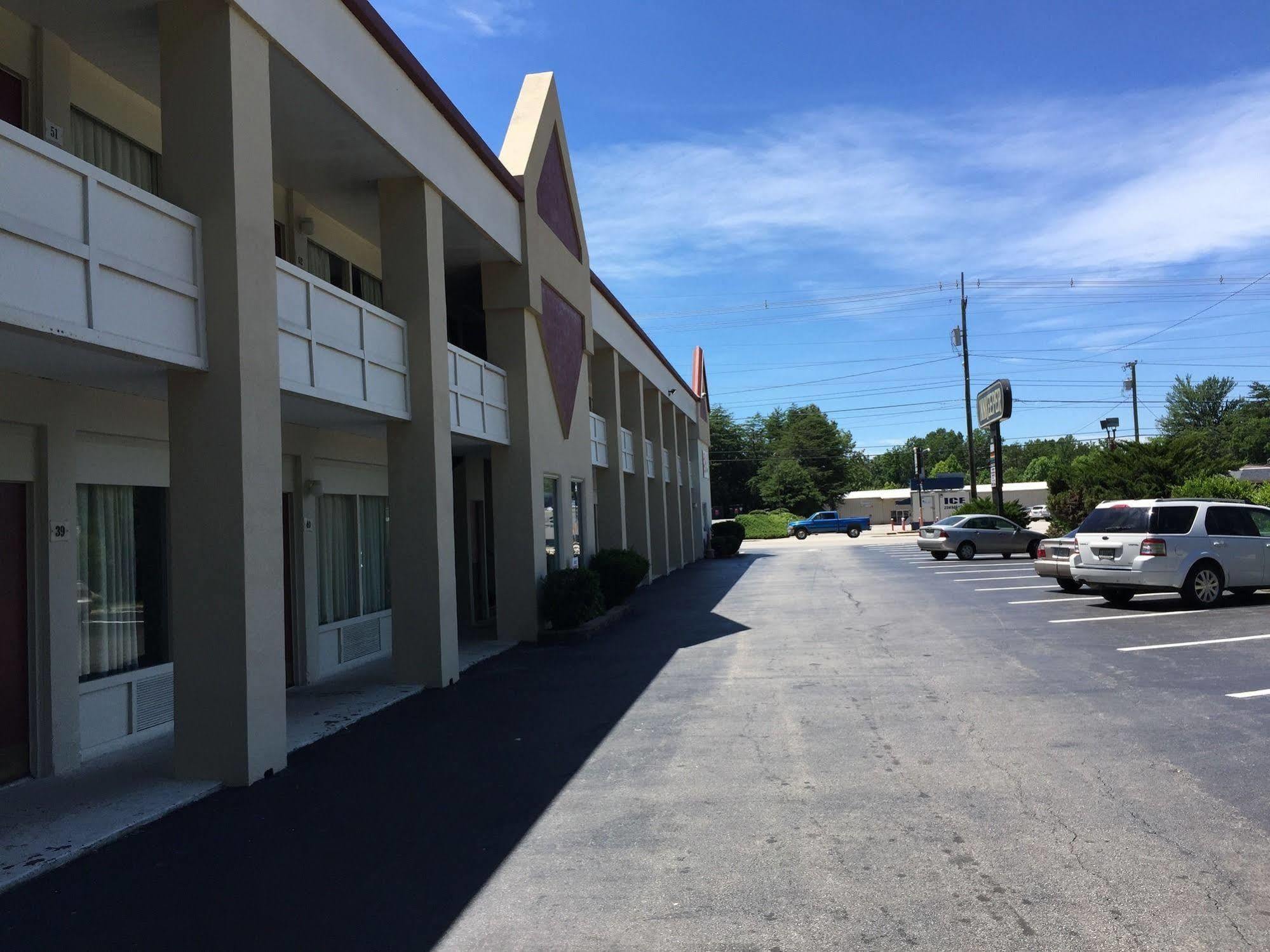 Astoria Hotel Danville North Екстериор снимка