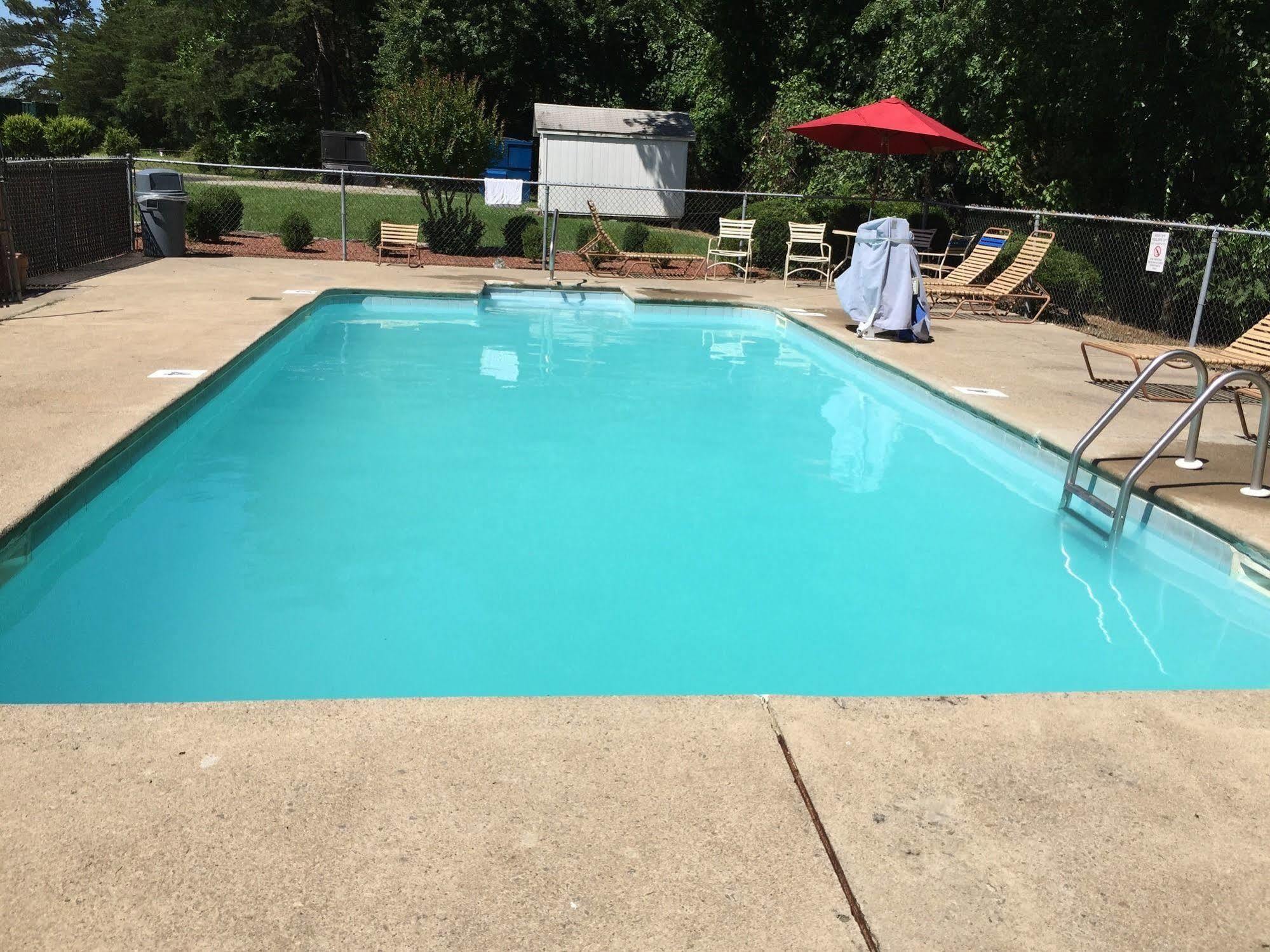 Astoria Hotel Danville North Екстериор снимка