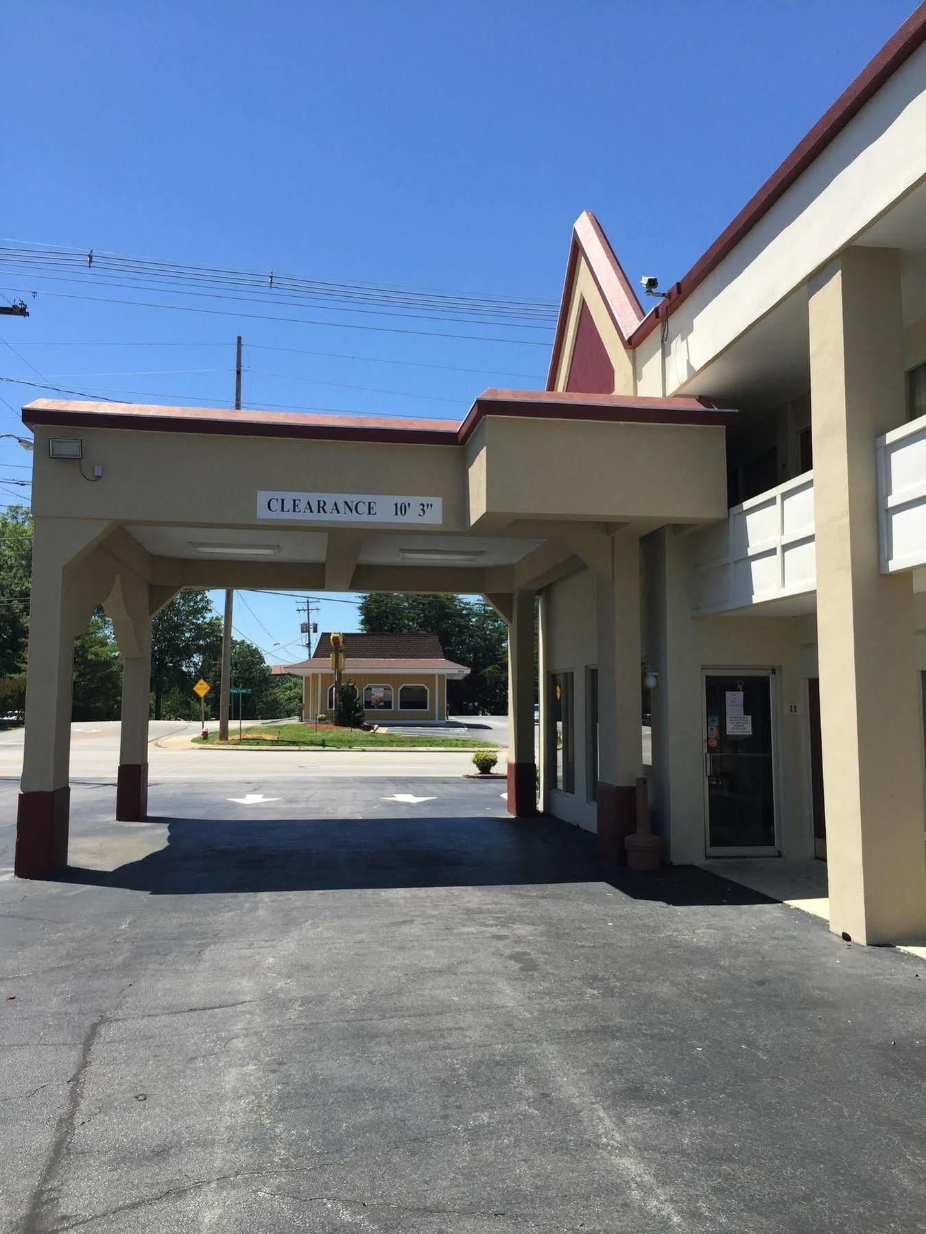 Astoria Hotel Danville North Екстериор снимка